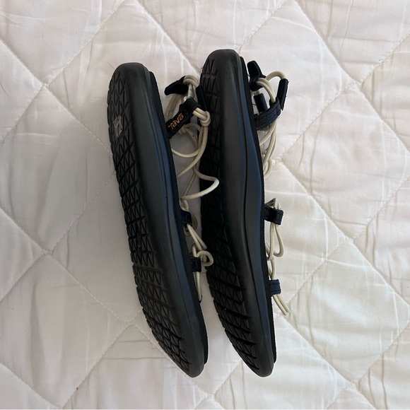 Teva Women's Voya Infinity Sandals 8 Black and White - Picture 3 of 5